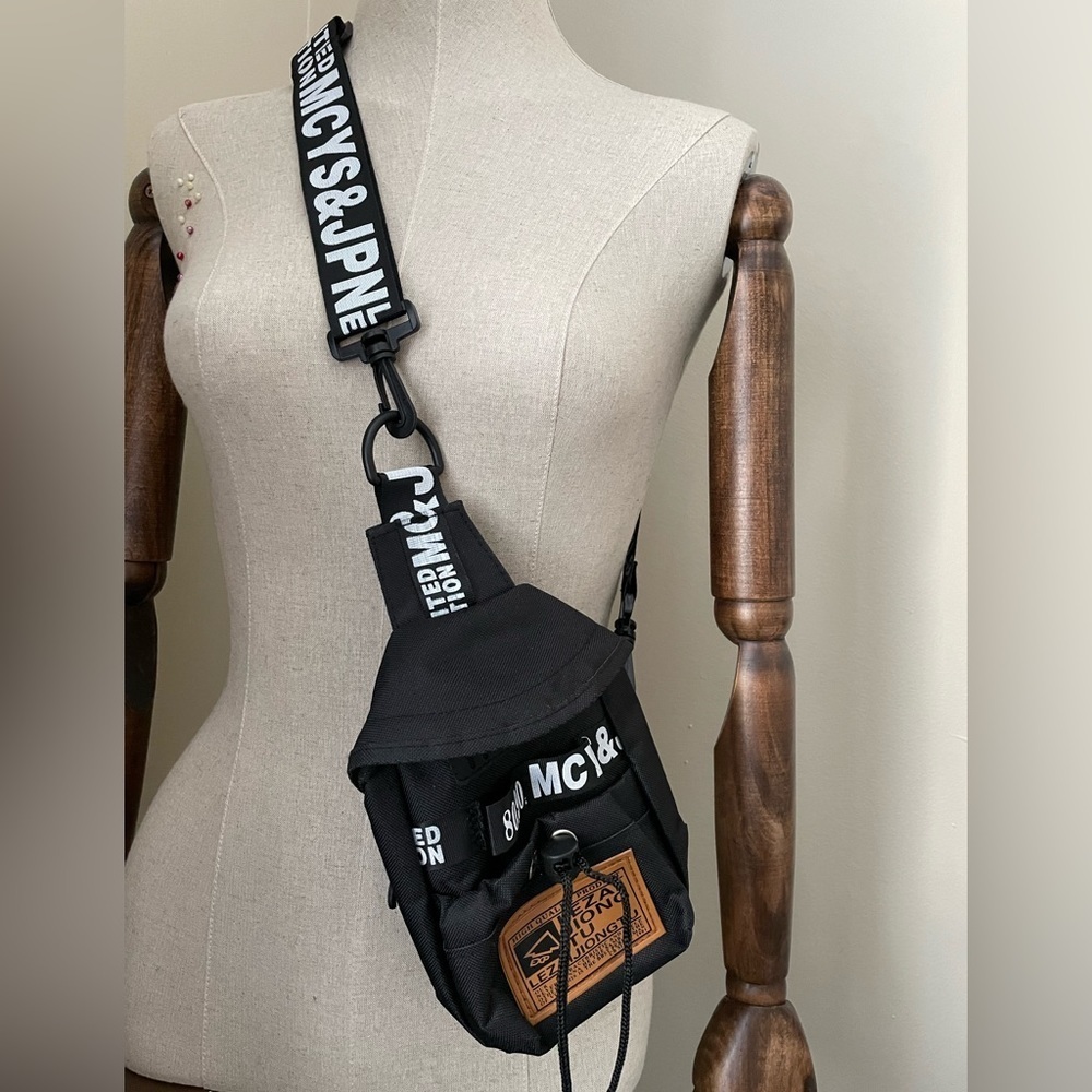 NWOT - Cross Body Bag - Picture 6 of 8